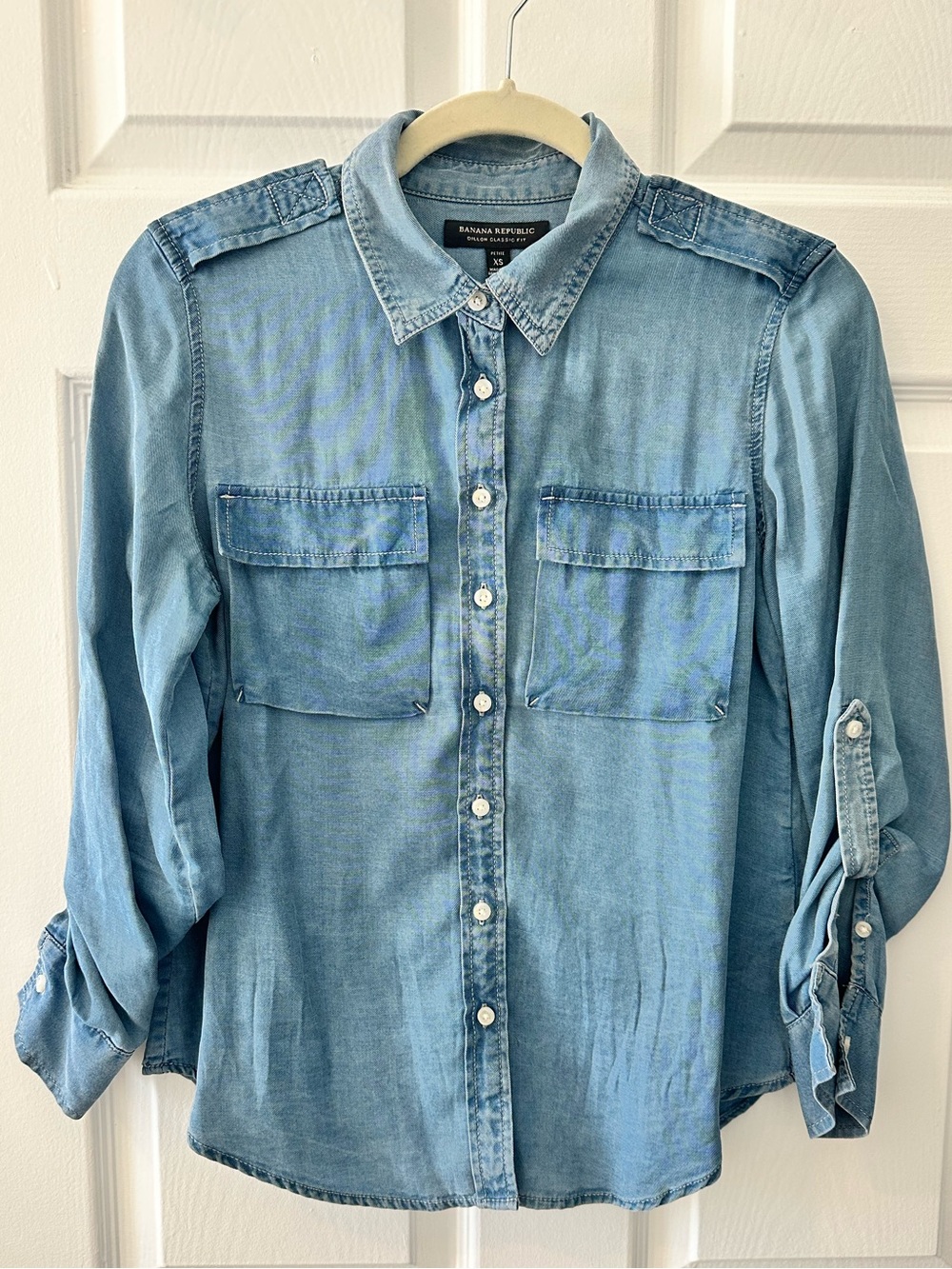 Banana Republic Dillon Classic Fit Tencel Chambray Shirt Petite XS